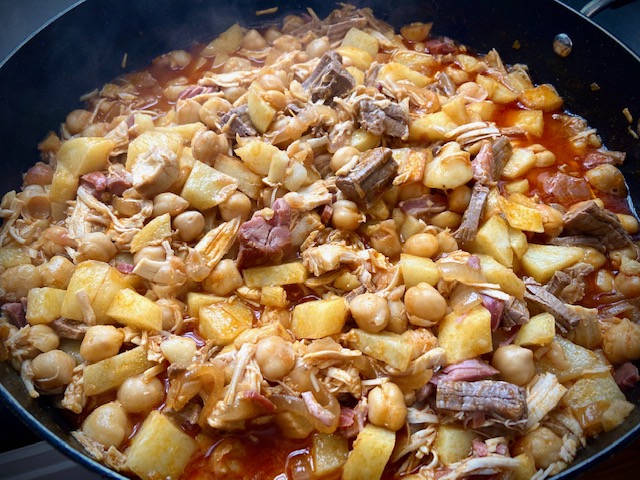 Ropa vieja gallega con patatas fritas hot sale